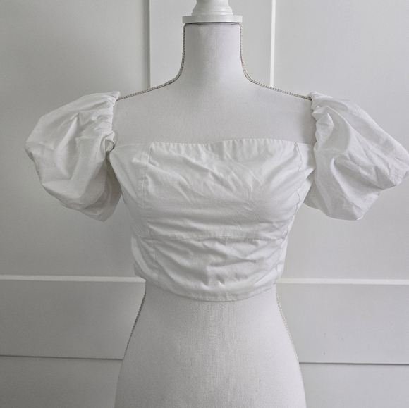 Abercrombie & Fitch Tops - Abercrombie & Finch White Puff Sleeve Women's Crop Top
